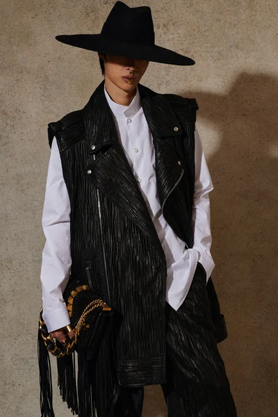 Look 25
